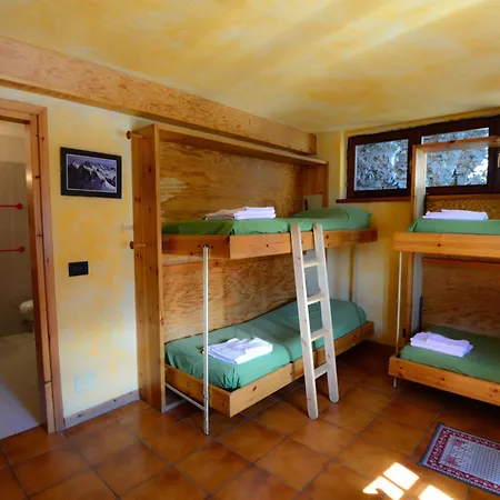 호텔 Rifugio Vieux Crest 3*