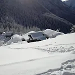 Rifugio Vieux Crest 3*