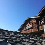 Rifugio Vieux Crest Hotel
