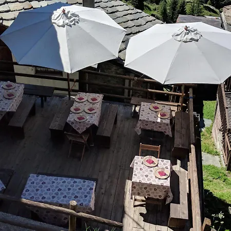 Rifugio Vieux Crest Hotel