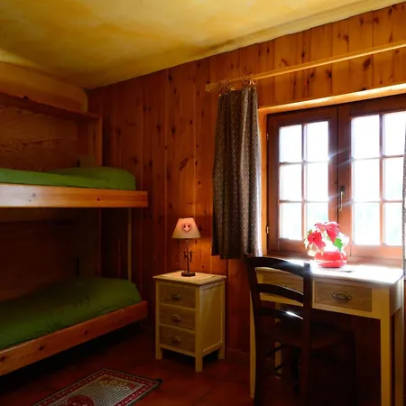 Hotell Rifugio Vieux Crest