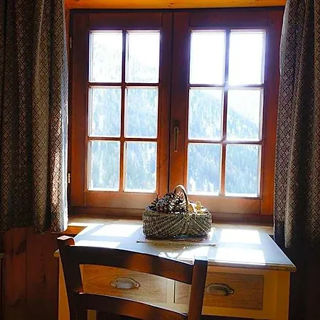 Rifugio Vieux Crest Hotel 3*